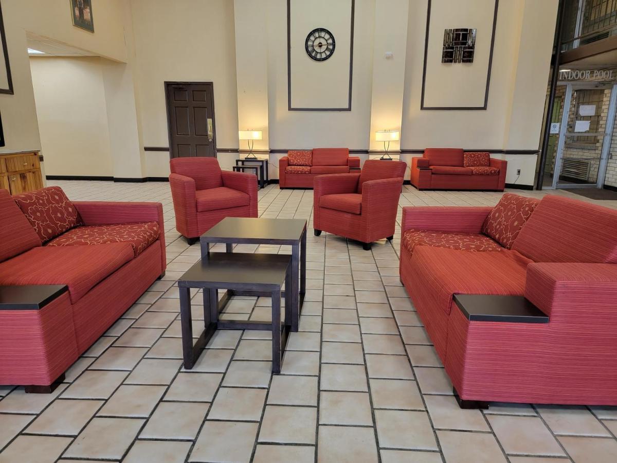 Rest - Extended Stay, I-40 Airport, Wedding & Event Center 2*